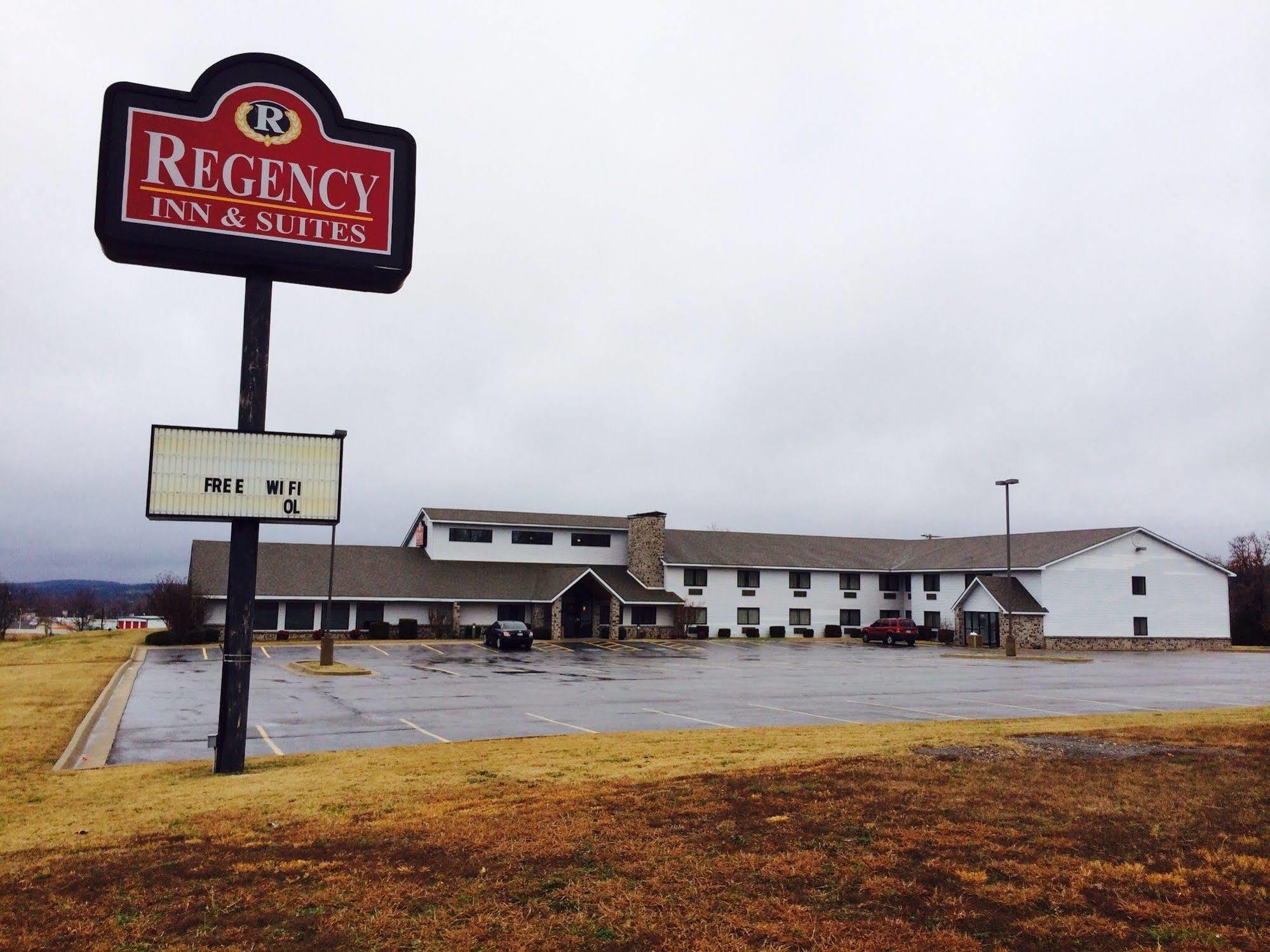 Regency Inn And Suites Stilwell Exterior foto